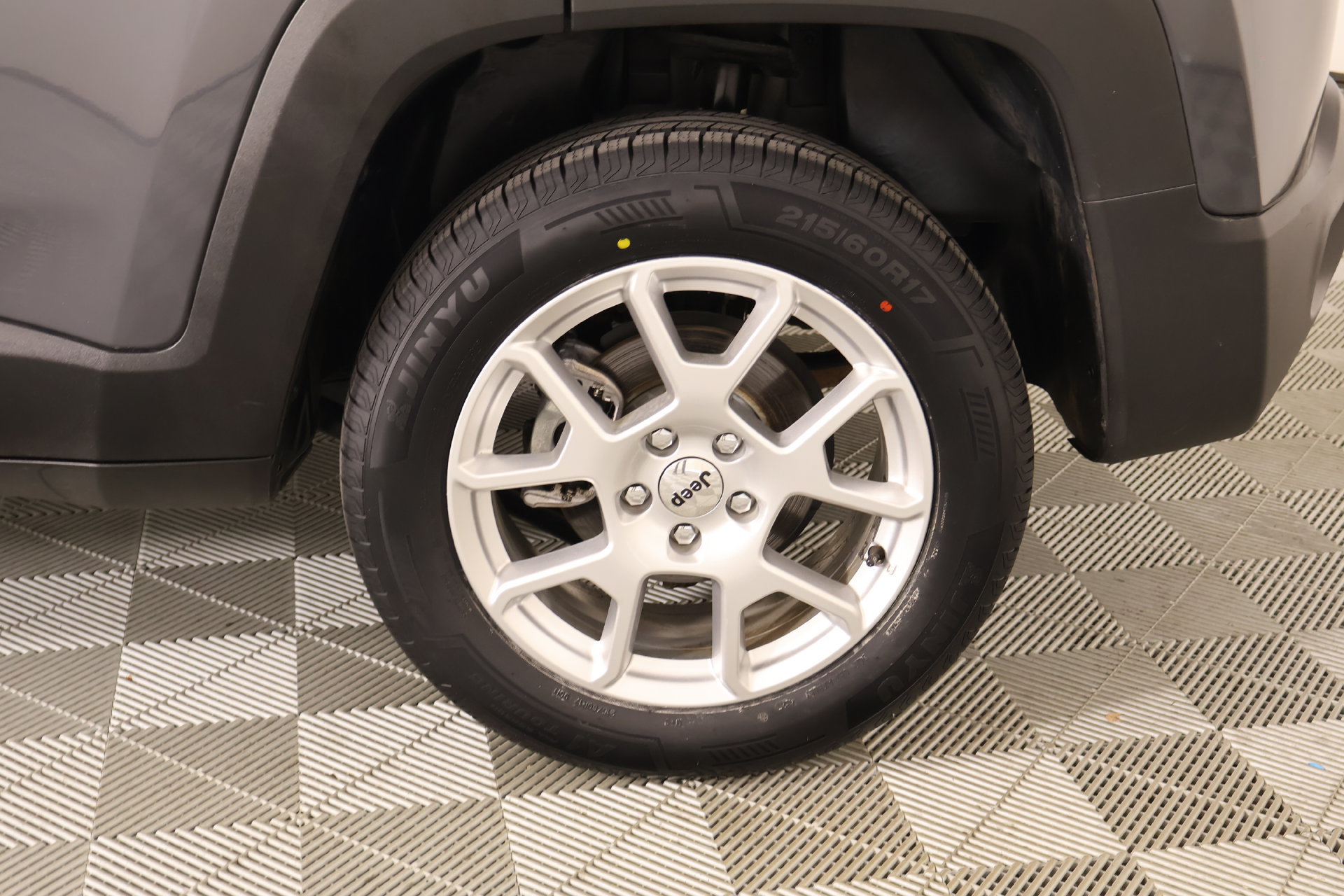 Used 2023 Jeep Renegade Latitude AWD/4WD image 18