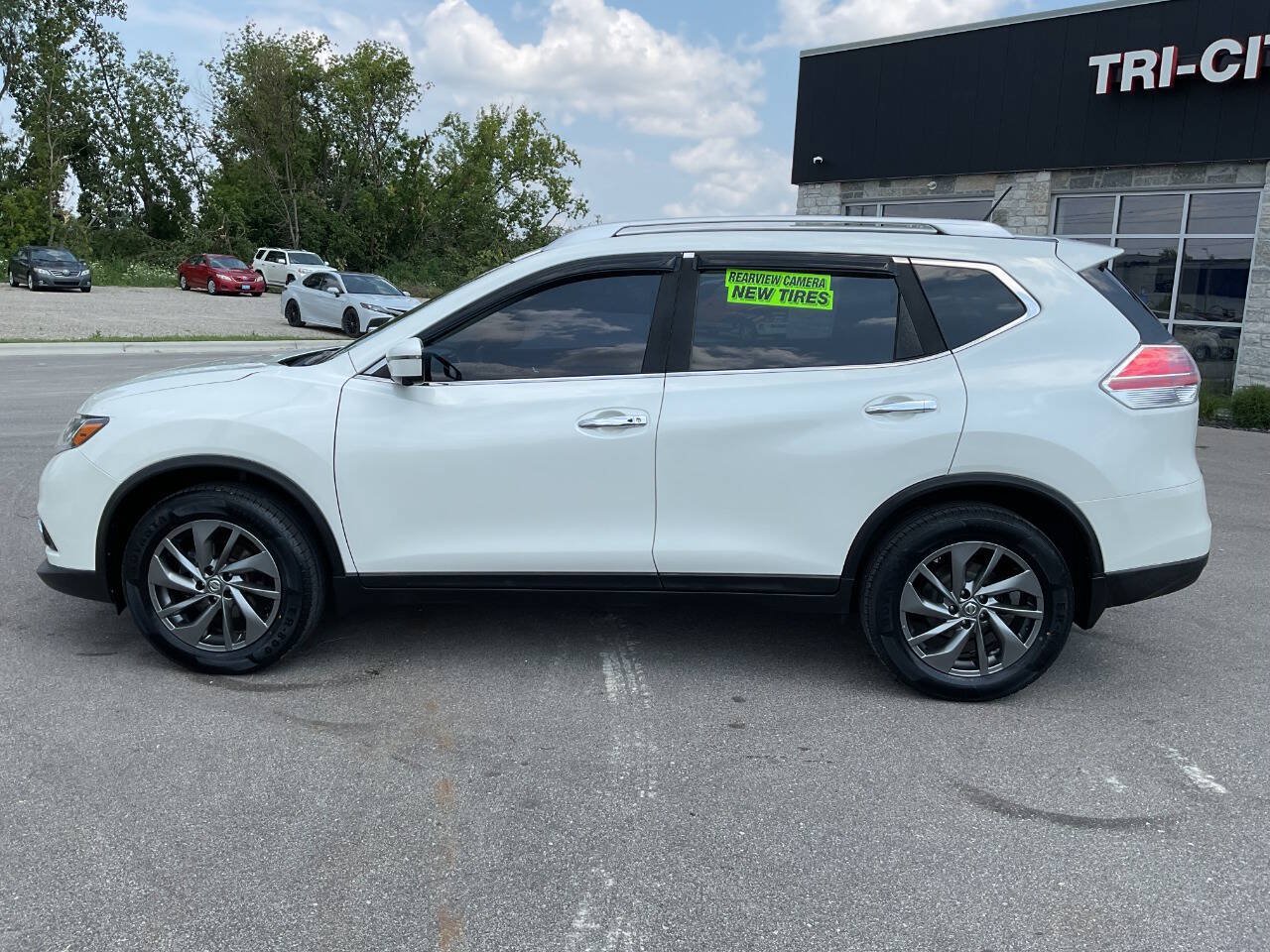 Used 2016 Nissan Rogue SL FWD image 3