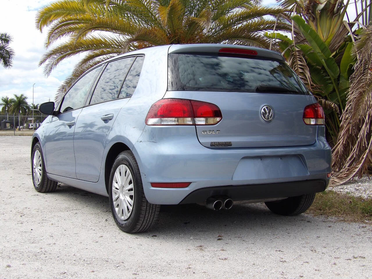 Used 2011 Volkswagen Golf 4-Door image 4
