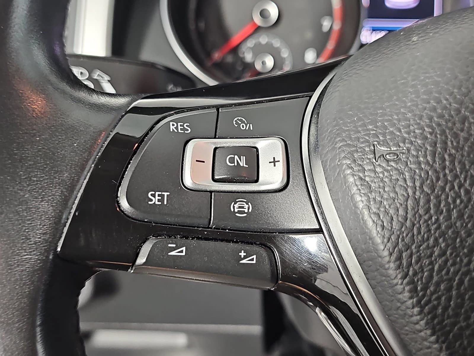 Used 2019 Volkswagen Atlas SE FWD image 17