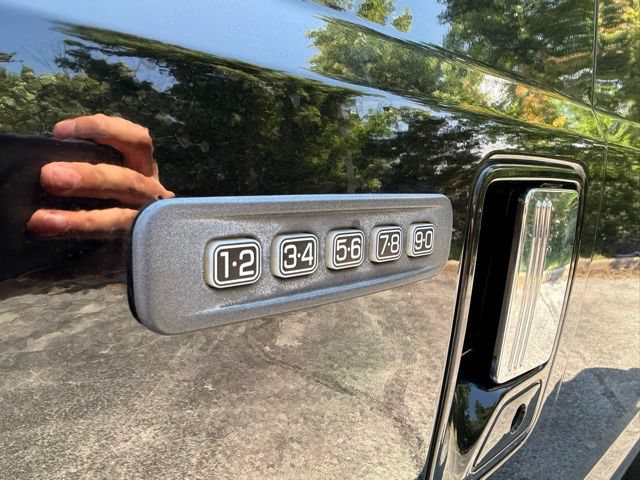 Used 2016 Ford F250 Platinum AWD/4WD image 10