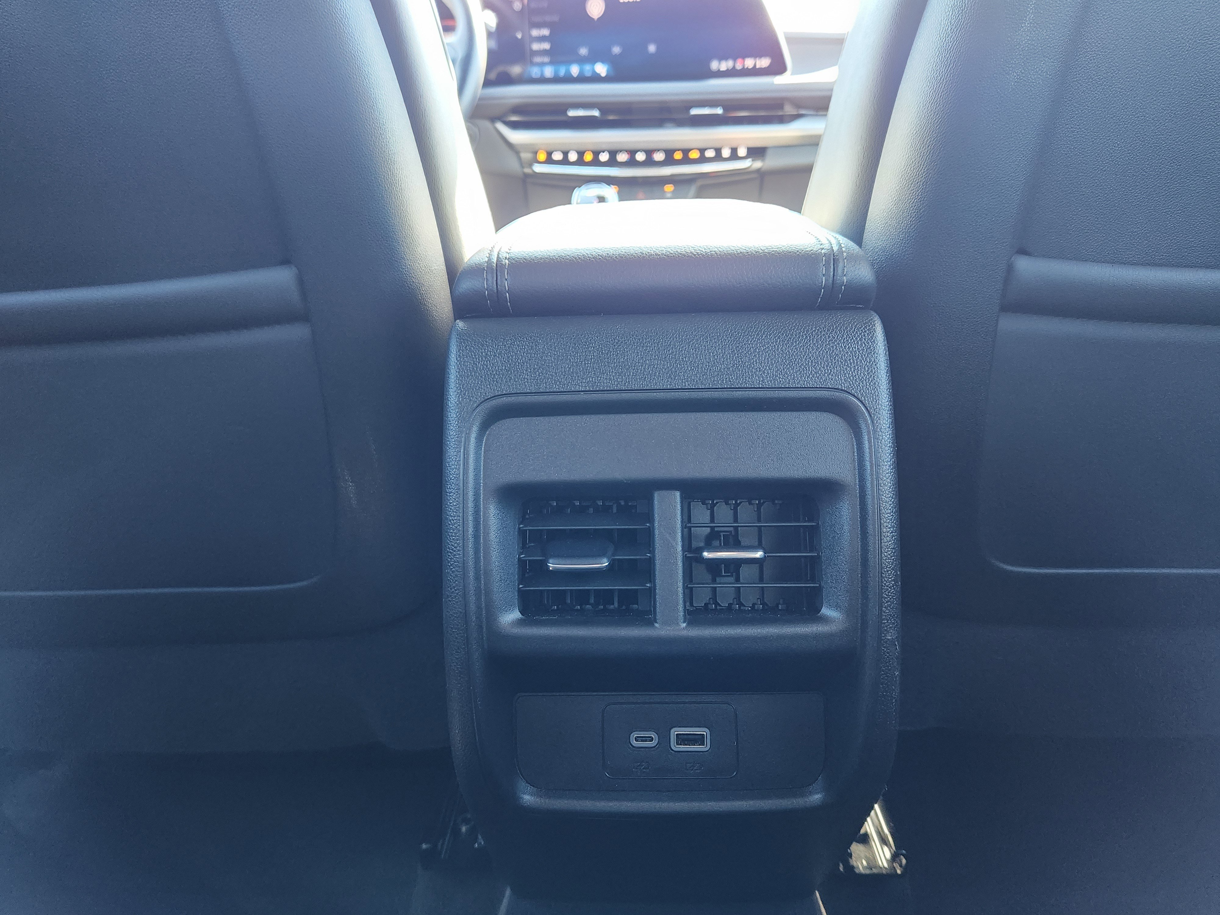 Used 2025 Cadillac XT4 Premium Luxury image 13