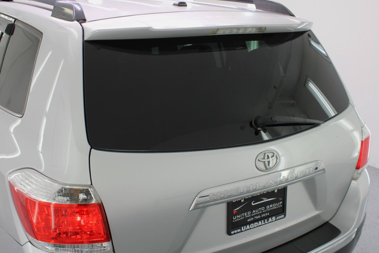 Used 2011 Toyota Highlander SE w/ Tow Pkg FWD image 20