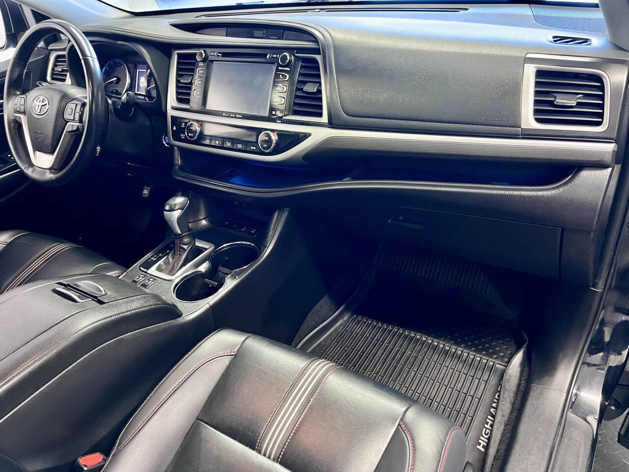 Used 2019 Toyota Highlander SE AWD/4WD image 21