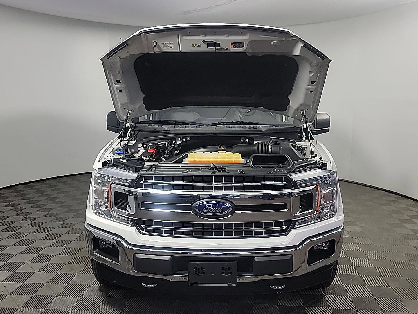 Used 2018 Ford F150 XLT w/ Equipment Group 302A Luxury image 12