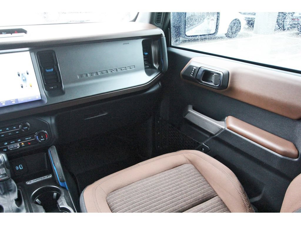 Certified 2022 Ford Bronco Outer Banks w/ Sasquatch Package AWD/4WD image 13