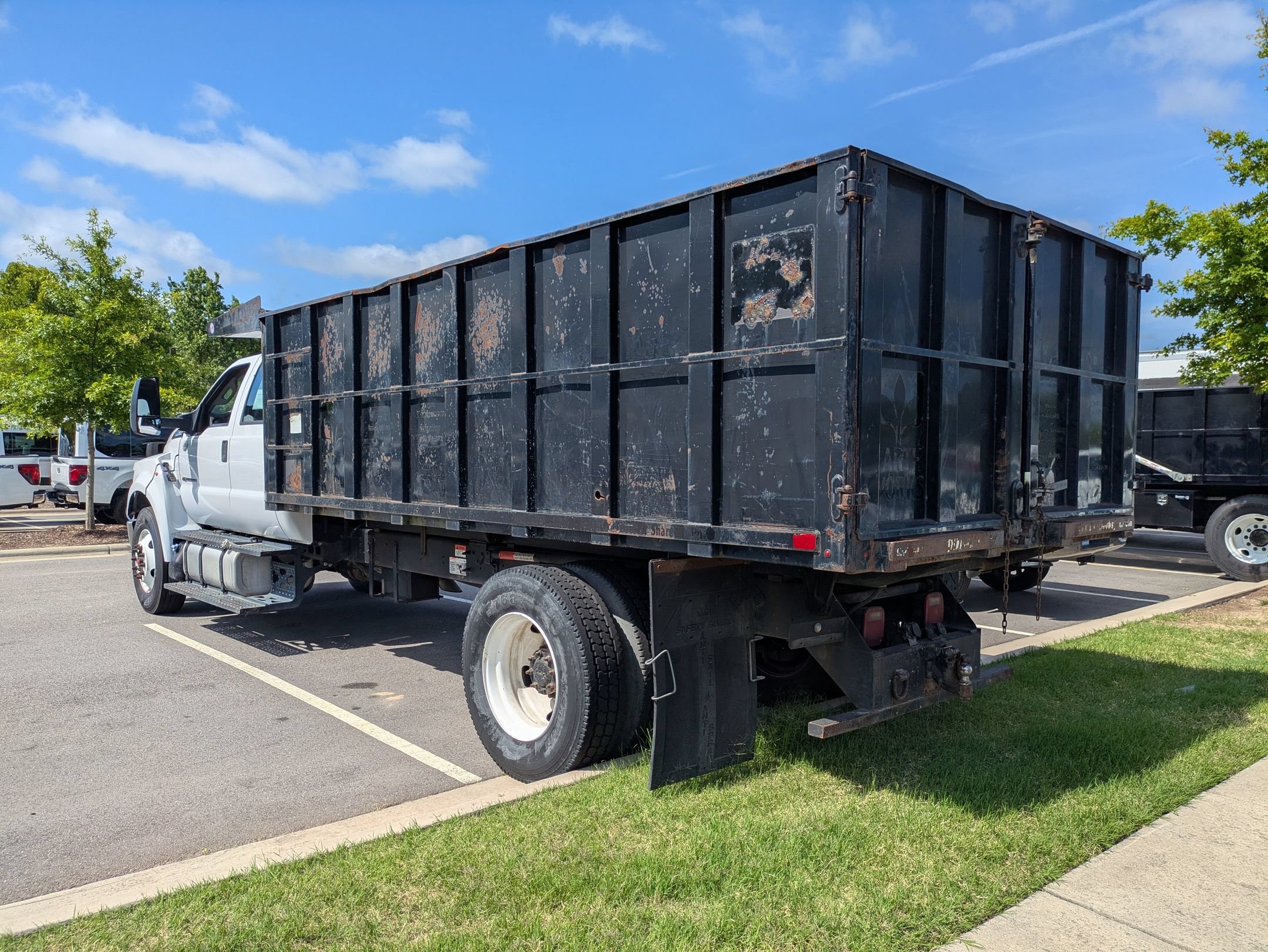 Used 2017 Ford F750 2WD Crew Cab Super Duty image 5