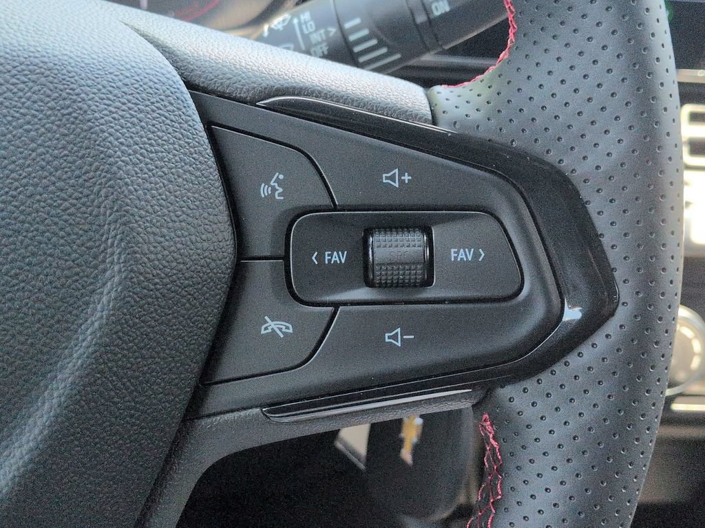 New 2026 Chevrolet Trax RS w/ Sunroof Package FWD image 14