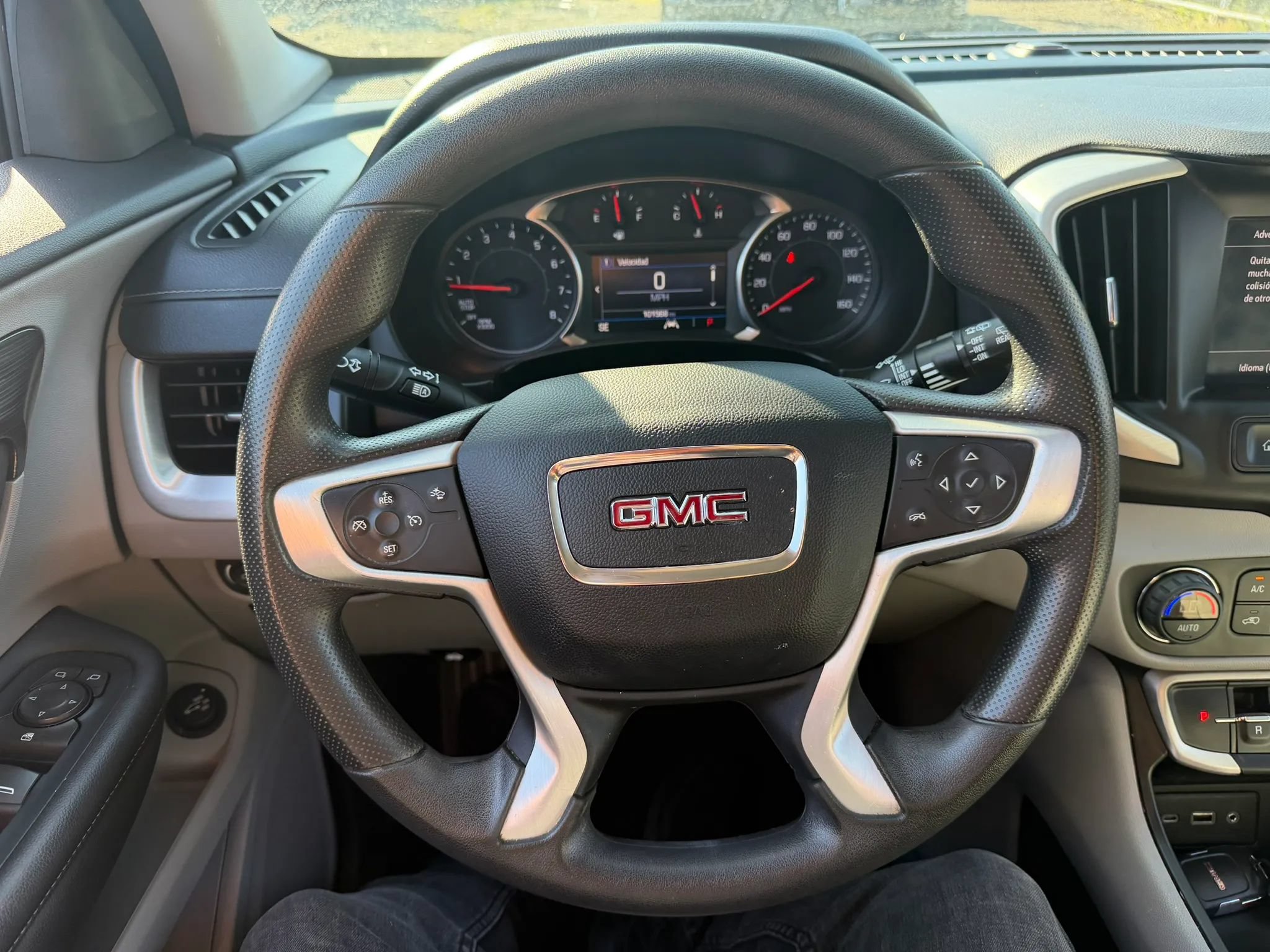 Used 2023 GMC Terrain SLE w/ Driver Convenience Package AWD/4WD image 12