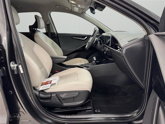 Used 2023 Kia Niro EX FWD image 17