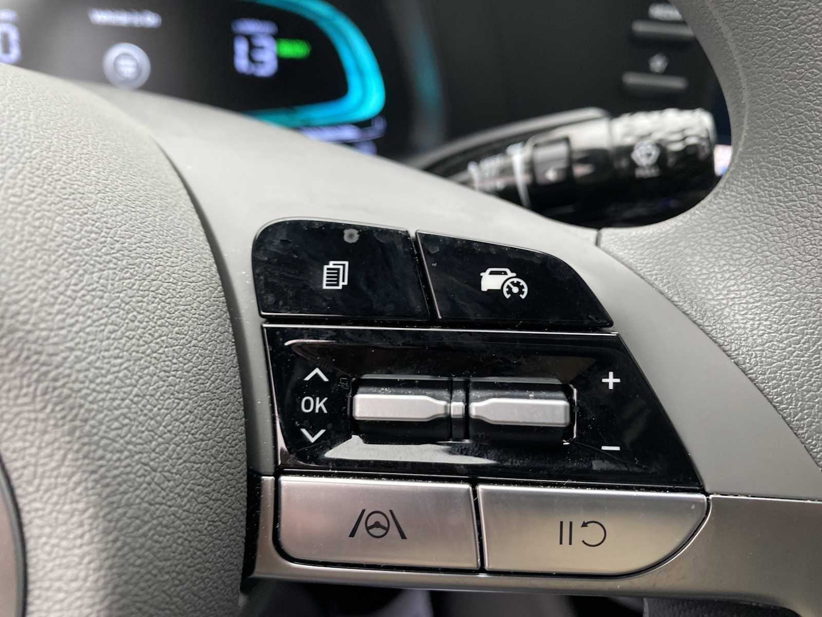 Certified 2025 Hyundai Elantra Blue image 21