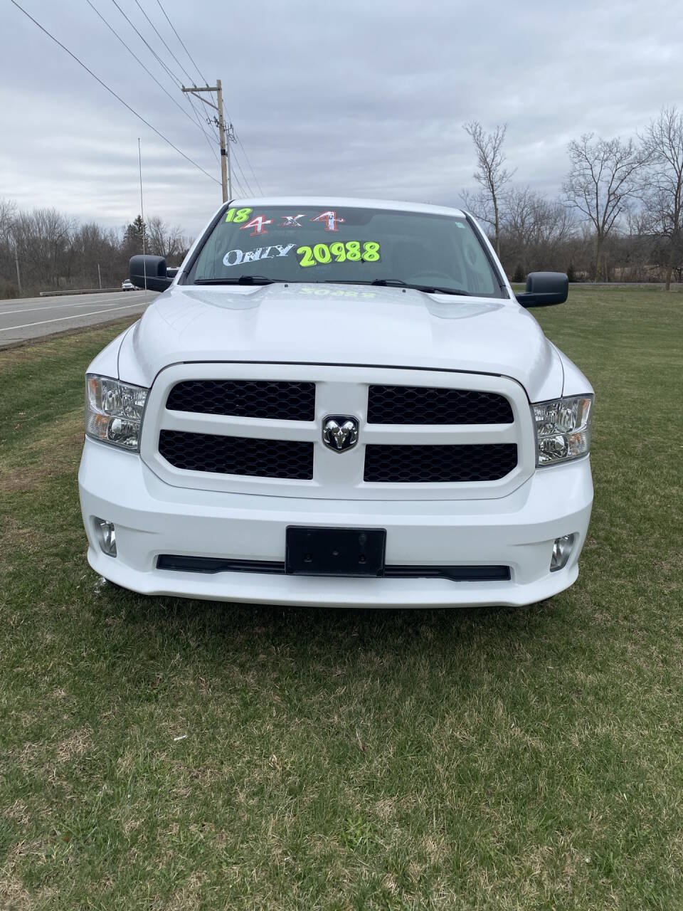 Used 2018 RAM 1500 Express w/ Express Value Package AWD/4WD image 2