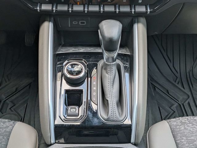 Used 2024 Chevrolet Colorado ZR2 w/ Technology Package AWD/4WD image 19