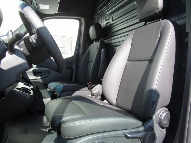 New 2025 Mercedes-Benz Sprinter 2500 image 12