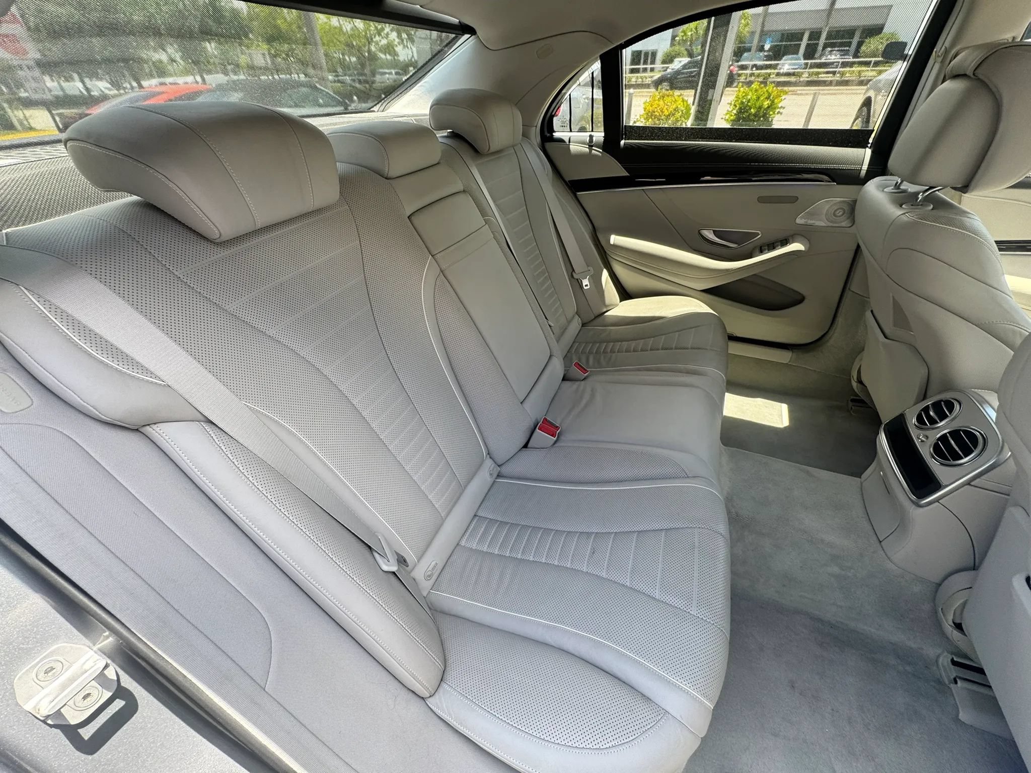 Used 2014 Mercedes-Benz S 550 Sedan image 25