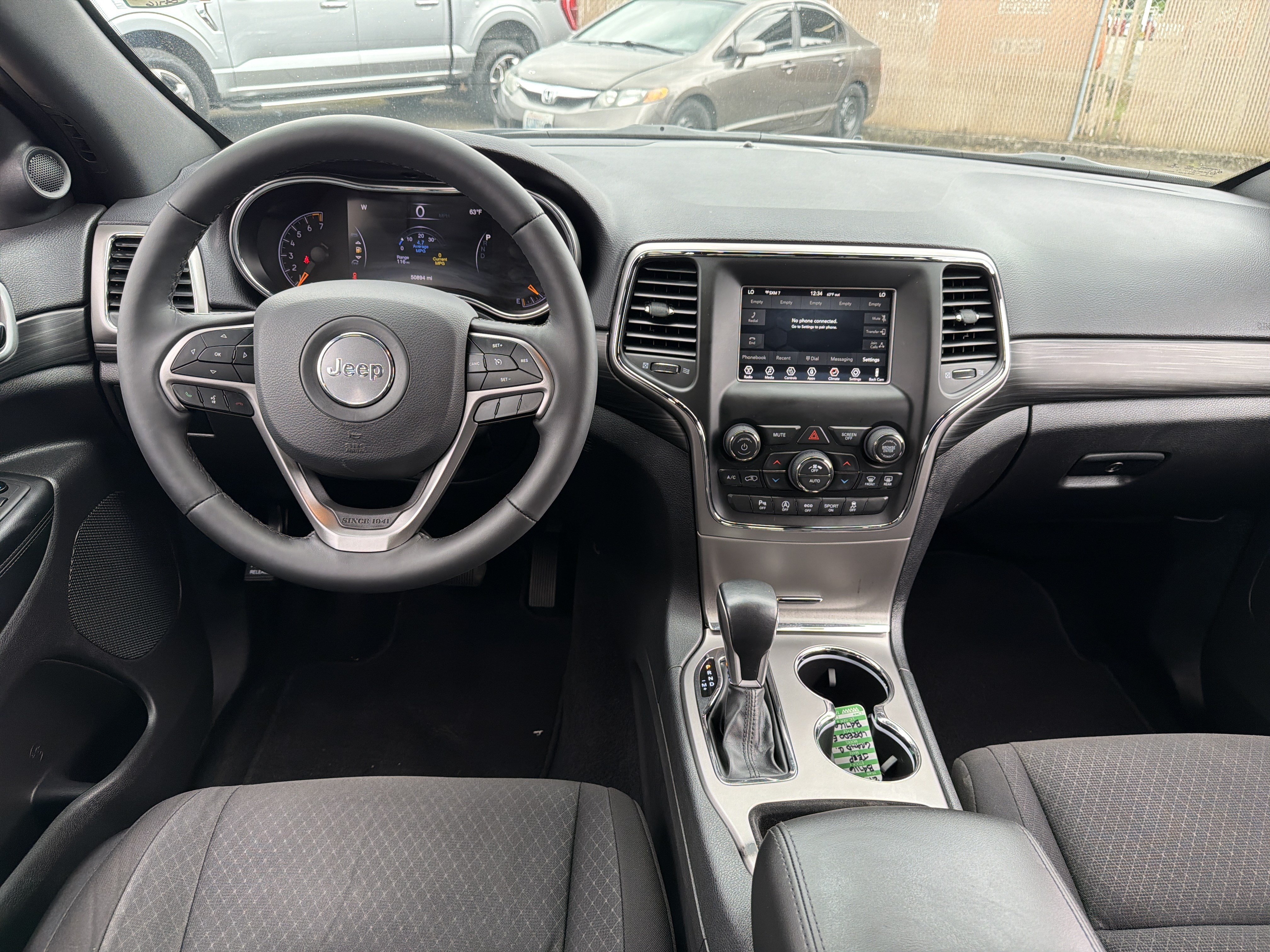 Used 2021 Jeep Grand Cherokee Laredo w/ Security & Convenience Group AWD/4WD image 12