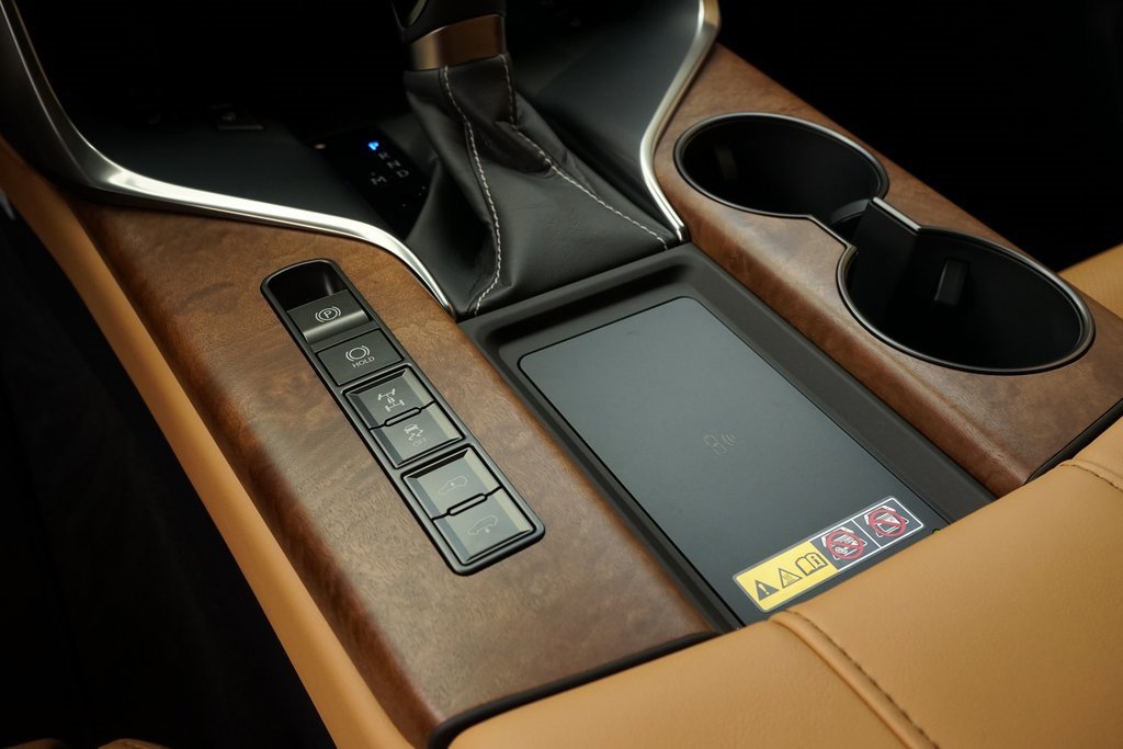 Used 2025 Lexus LX 600 4WD w/ Luxury Package image 20