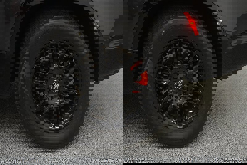 Used 2023 Land Rover Defender 130 X image 47