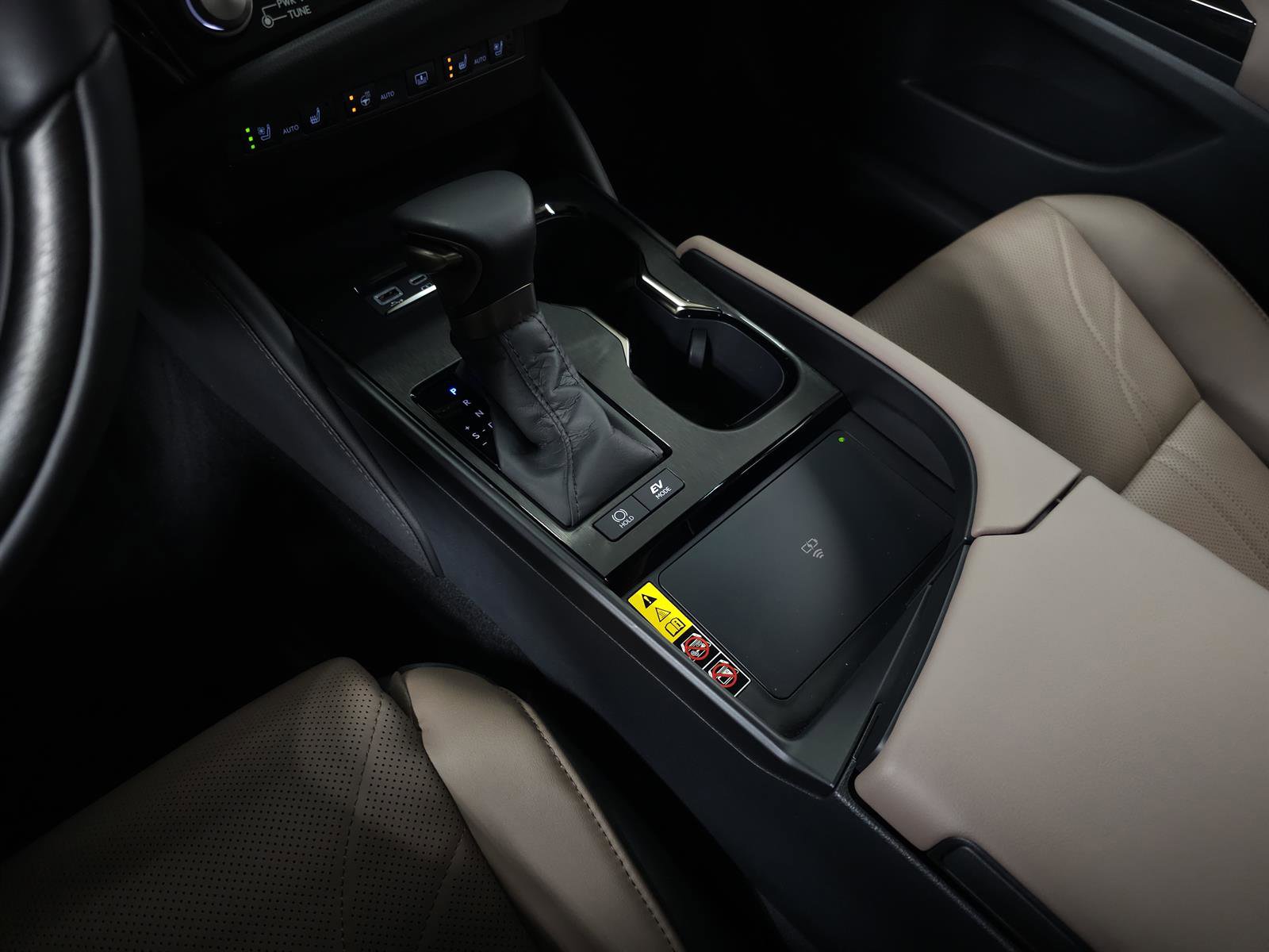 Used 2025 Lexus ES 300h Ultra Luxury image 34