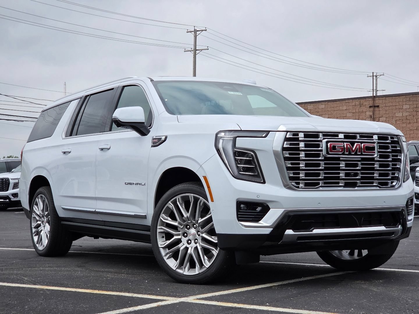 New 2026 GMC Yukon XL Denali w/ Denali Reserve Package AWD/4WD image 2