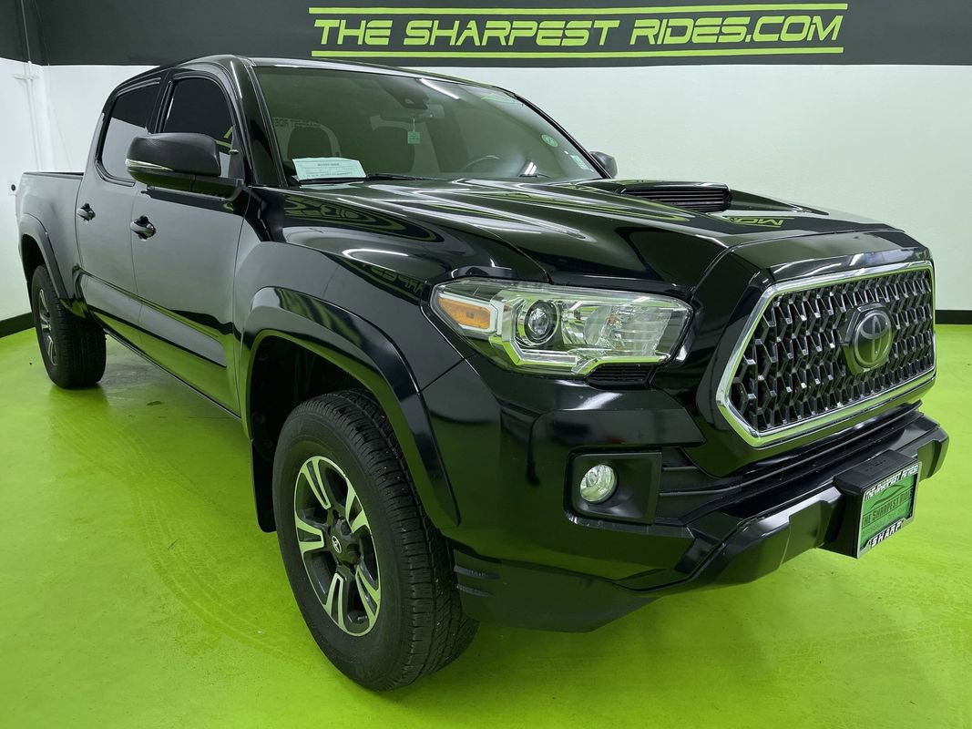Used 2019 Toyota Tacoma TRD Sport image 2