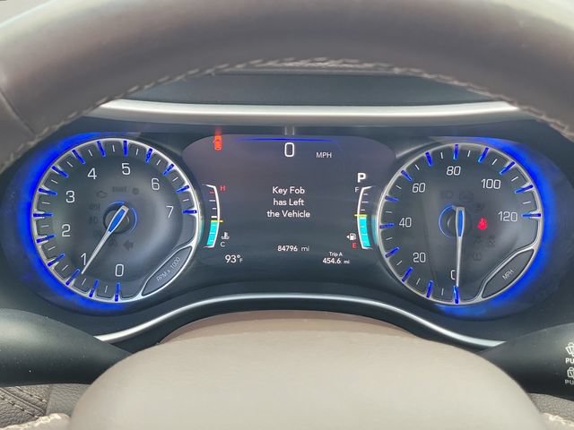 Used 2021 Chrysler Pacifica Touring-L FWD image 27