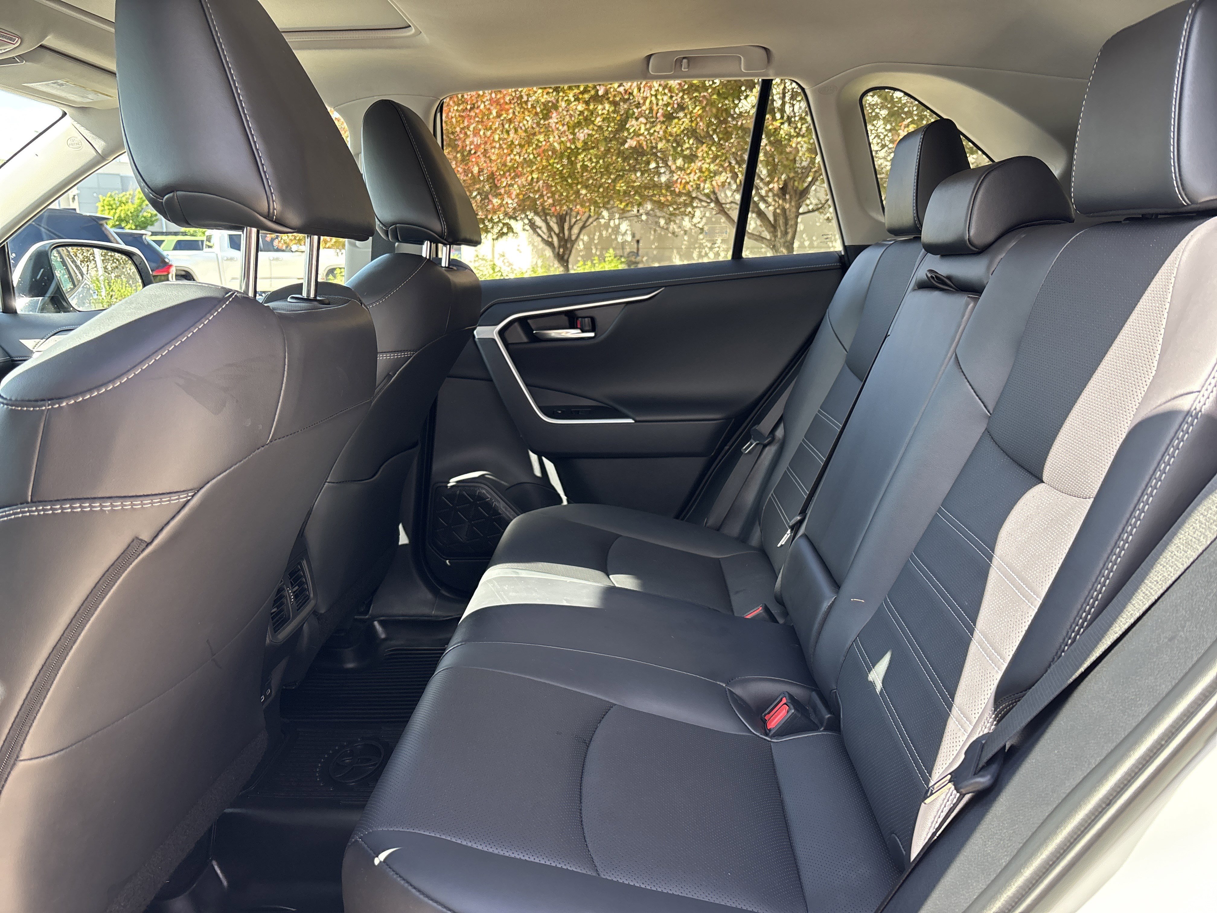Used 2024 Toyota RAV4 Limited w/ Advanced Technology Package AWD/4WD image 30