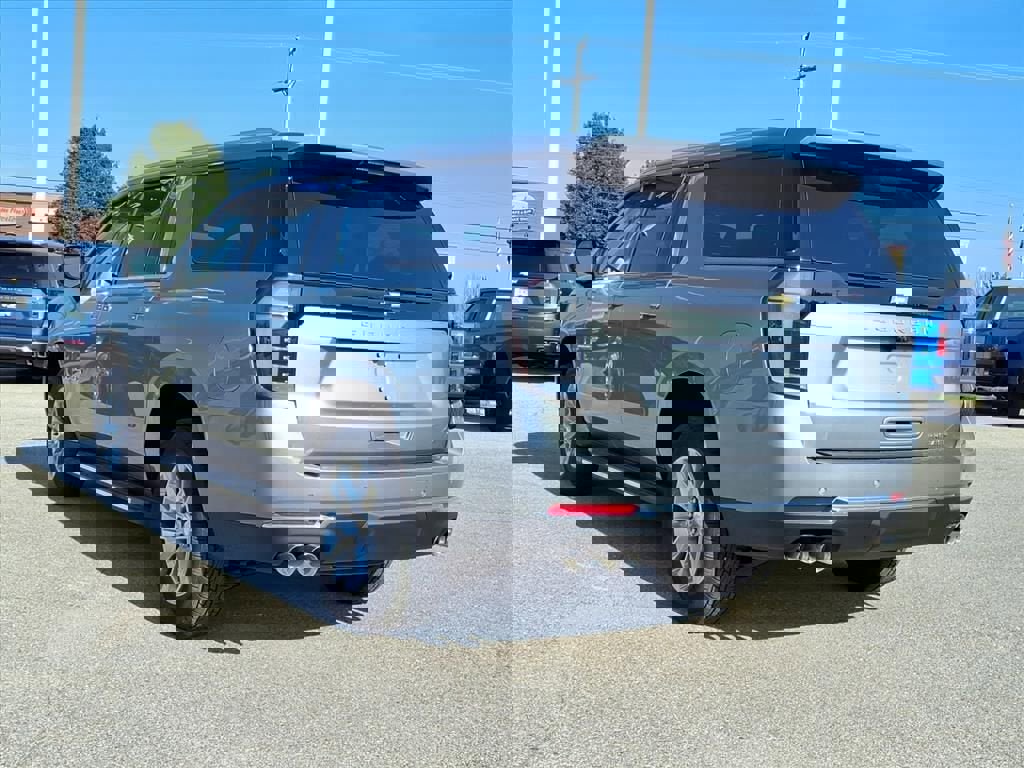 New 2025 Chevrolet Suburban Premier w/ Sun And Tow Package image 18