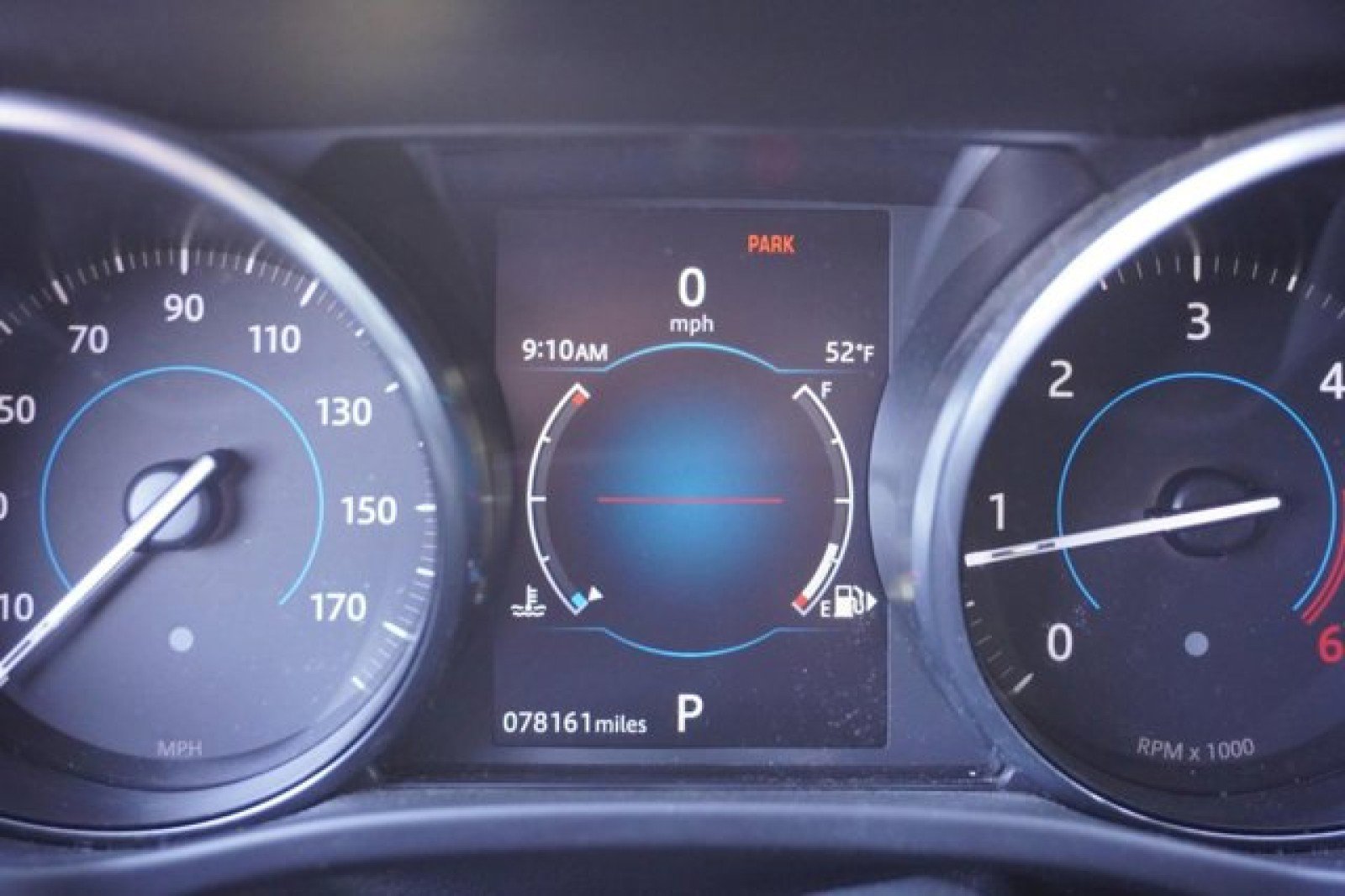 Used 2018 Jaguar F-PACE Prestige image 35