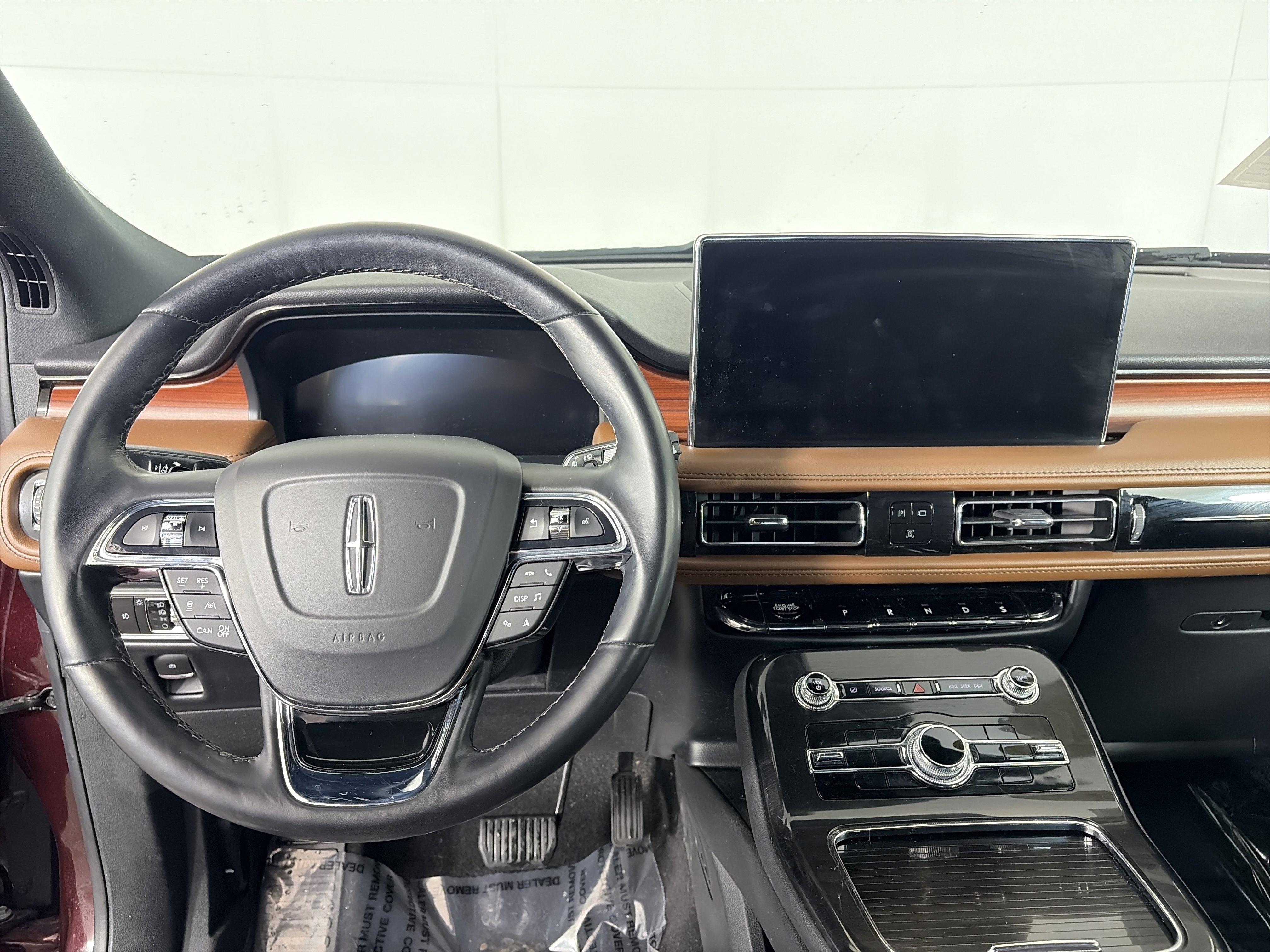 Used 2023 Lincoln Nautilus Reserve w/ Equipment Group 202A image 3