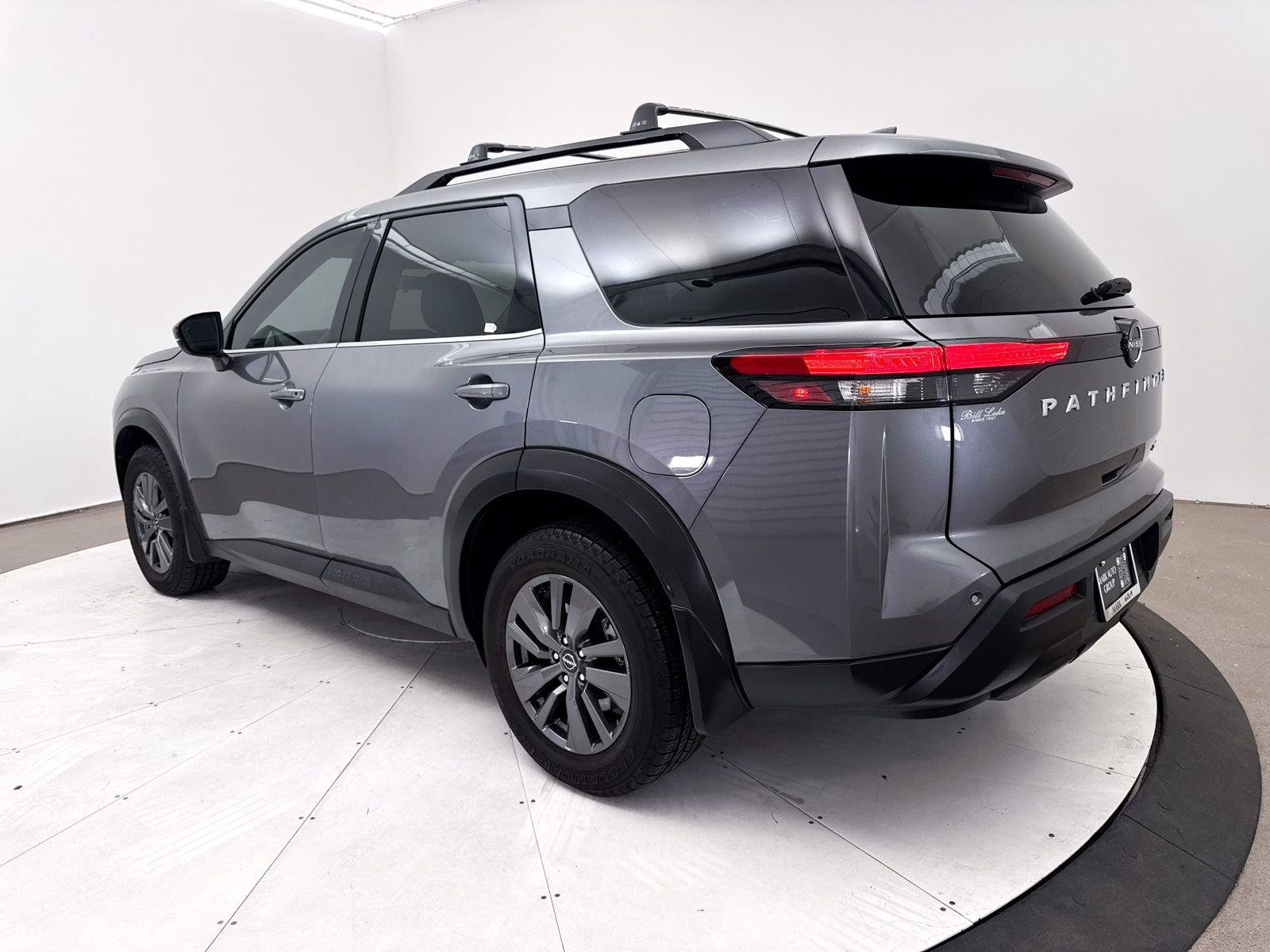 Used 2022 Nissan Pathfinder SV FWD image 15