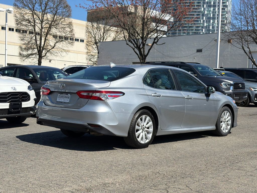 Used 2019 Toyota Camry LE image 30