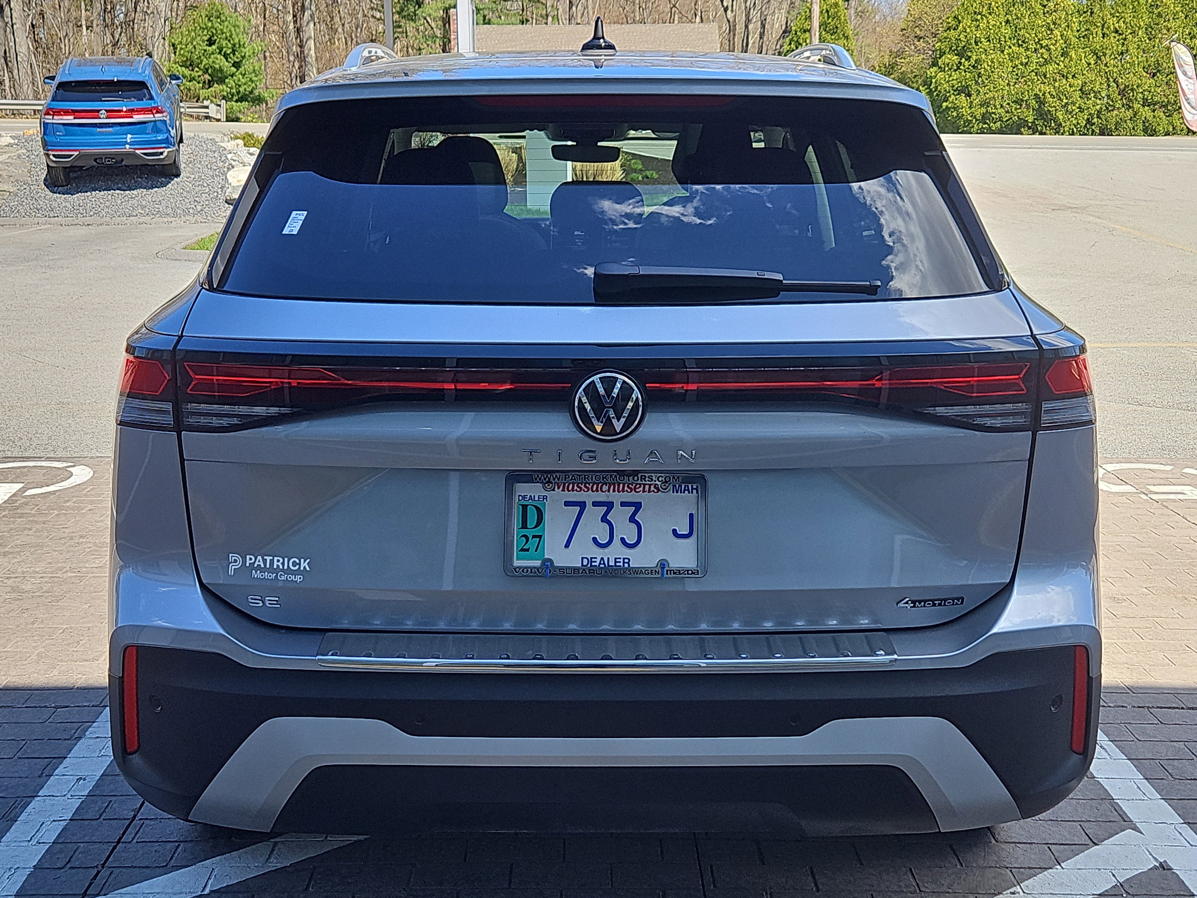 Used 2025 Volkswagen Tiguan SE AWD/4WD image 25