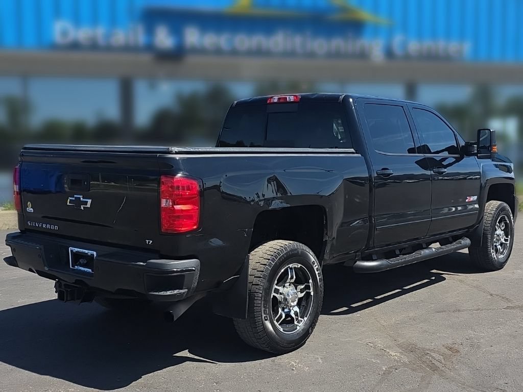Used 2018 Chevrolet Silverado 2500 LTZ w/ Midnight Edition AWD/4WD image 8