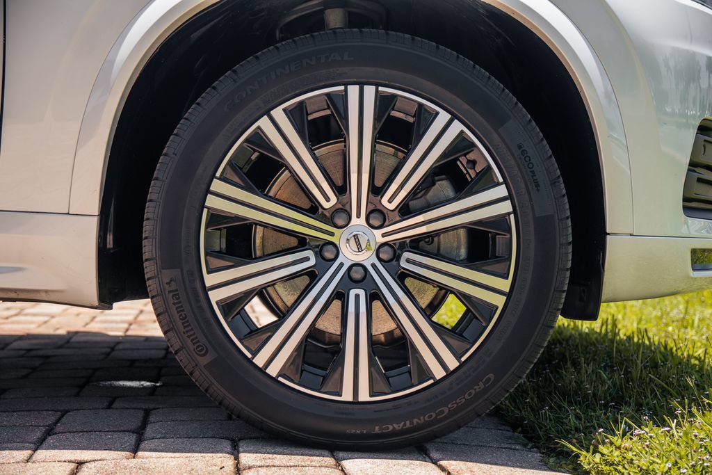 Used 2023 Volvo XC90 B5 Core w/ Protection Package Premier AWD/4WD image 14