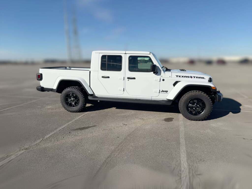 New 2026 Jeep Gladiator Sport image 15