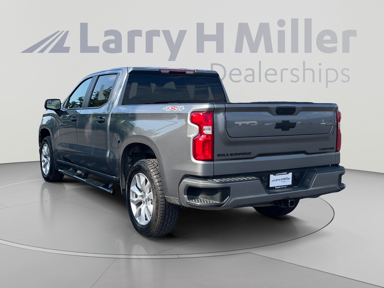 Used 2021 Chevrolet Silverado 1500 Custom w/ Safety Confidence Package AWD/4WD image 3
