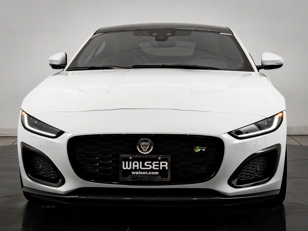 Used 2022 Jaguar F-TYPE R image 2