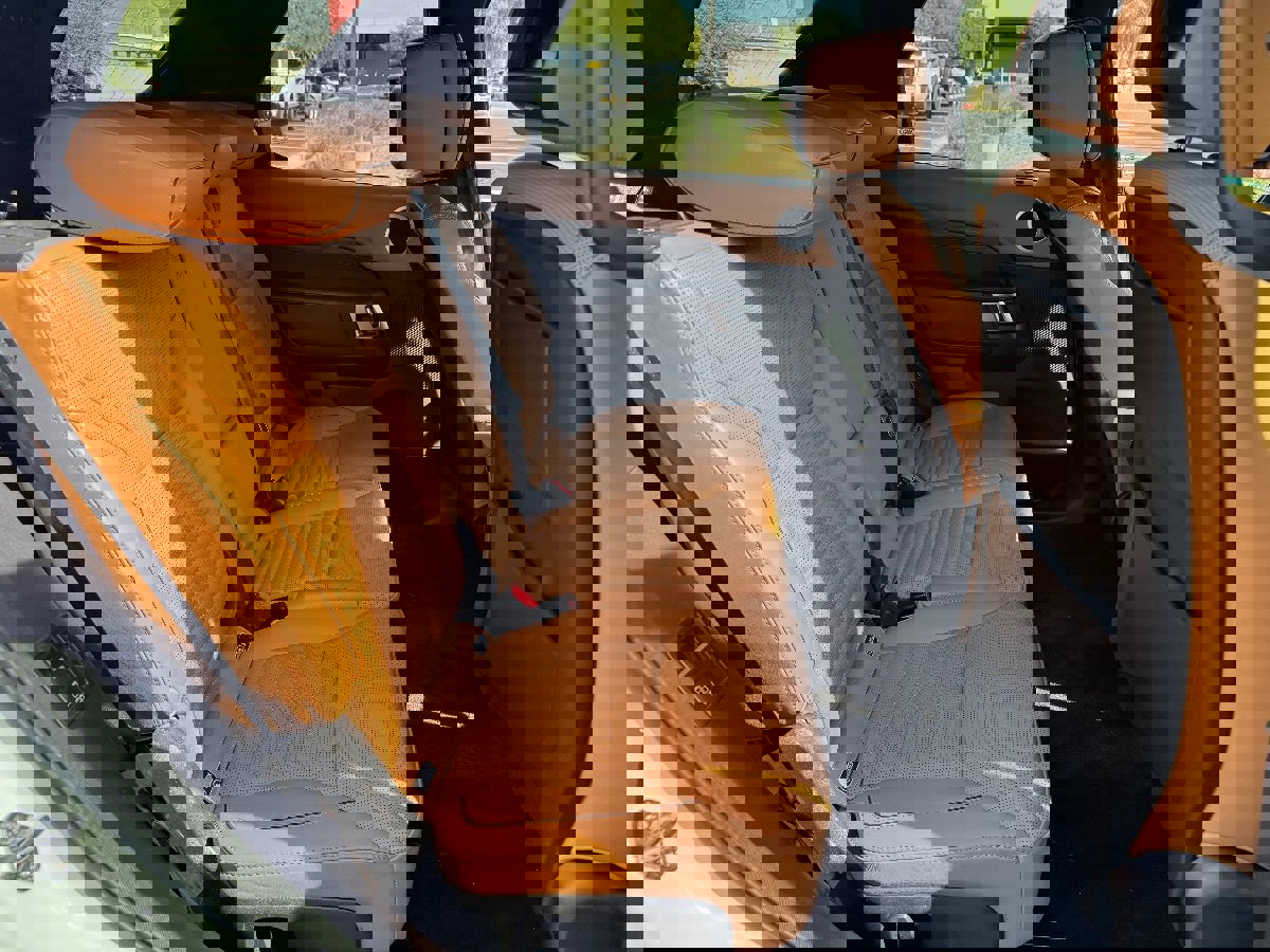 Used 2020 Land Rover Discovery HSE Luxury image 12