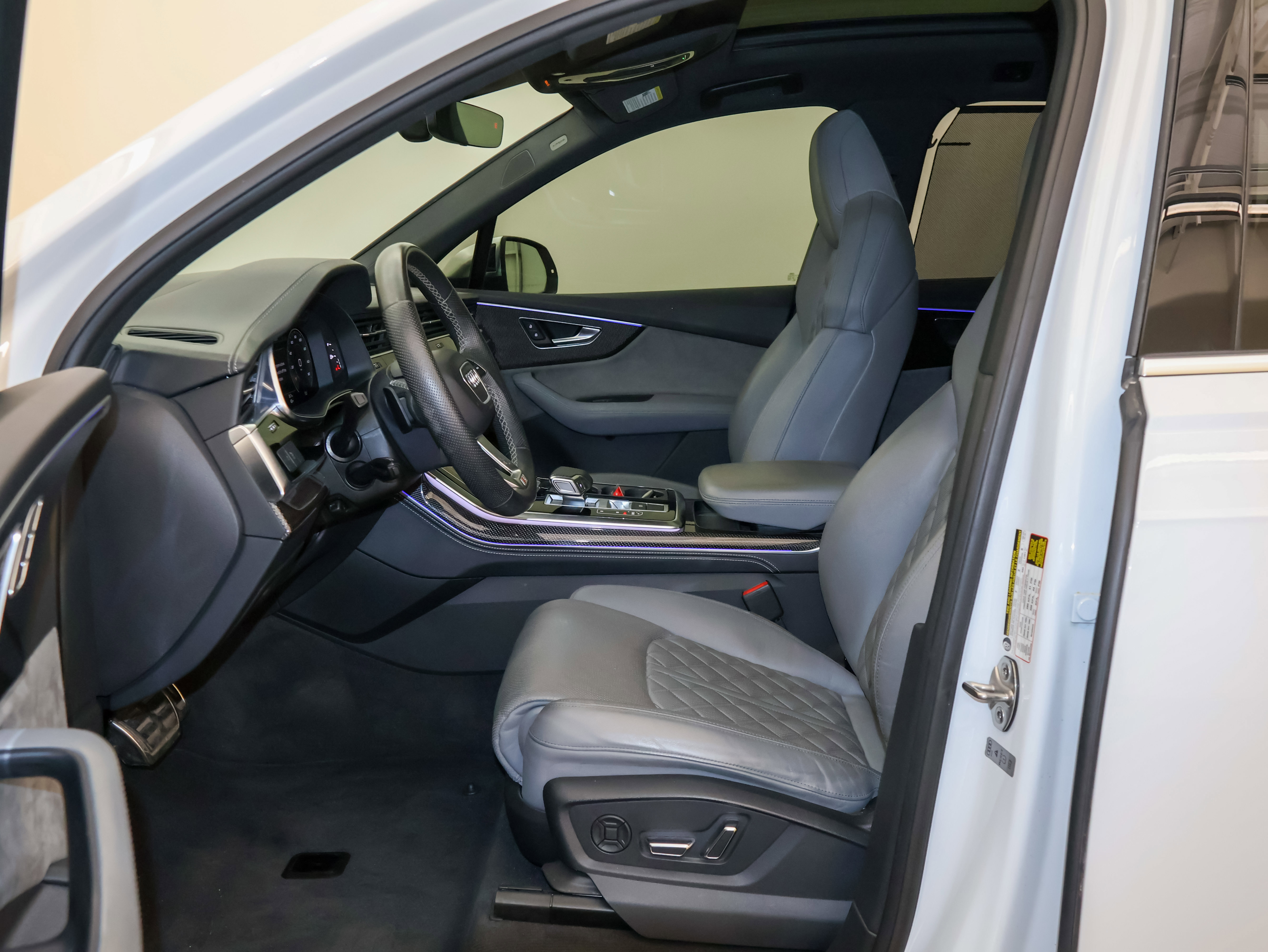 Used 2022 Audi SQ7 Premium Plus AWD/4WD image 14