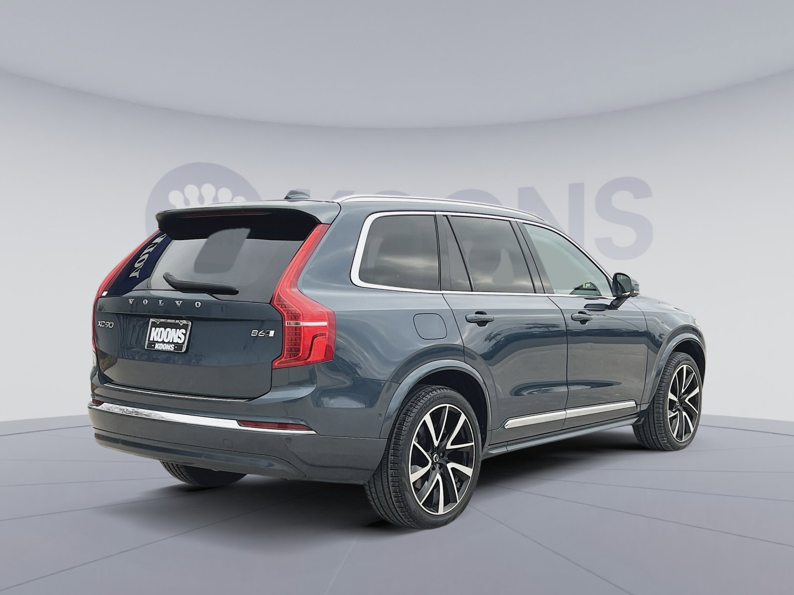 Used 2023 Volvo XC90 B6 Plus w/ Protection Package Premier image 7