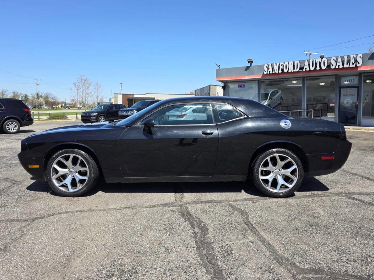 Used 2011 Dodge Challenger RWD image 4