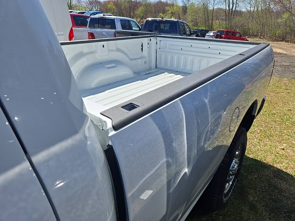 Used 2024 RAM 2500 Tradesman w/ Chrome Appearance Group image 17