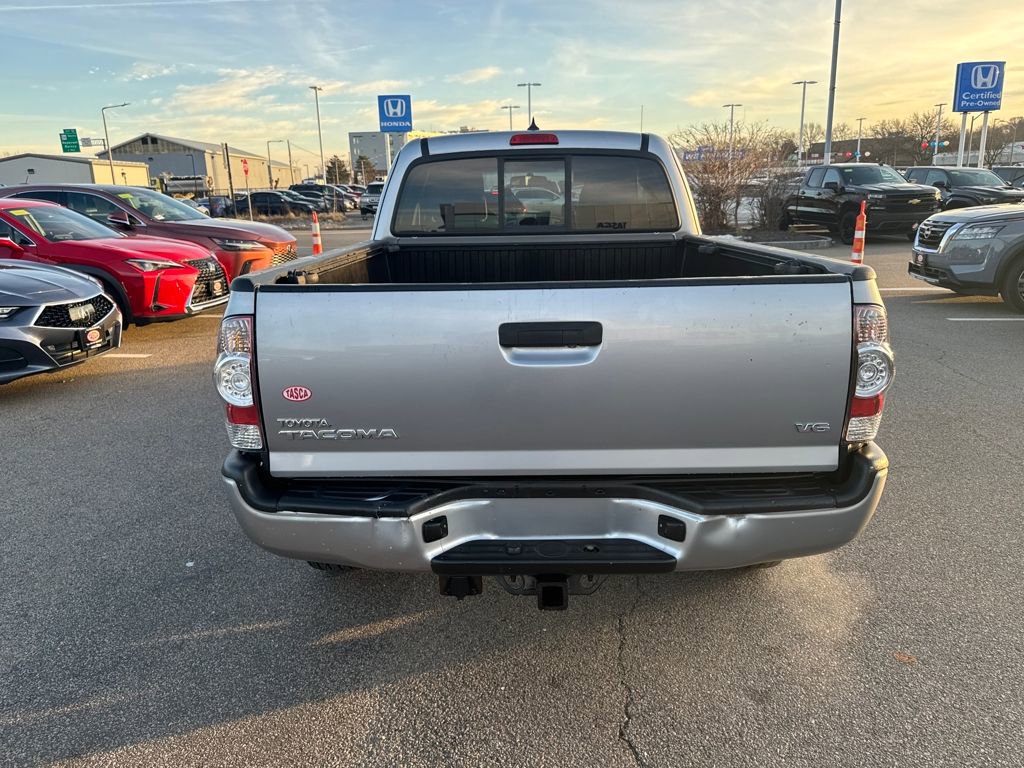 Used 2015 Toyota Tacoma 4x4 Access Cab V6 w/ TRD Sport Package image 6