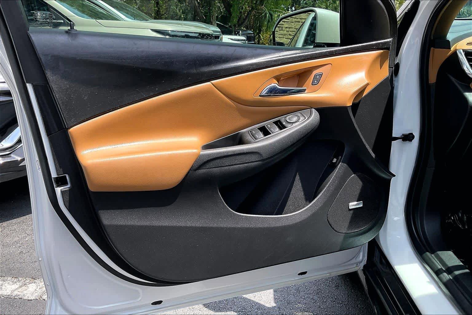 Used 2018 Chevrolet Volt Premier w/ Driver Confidence Package FWD image 22