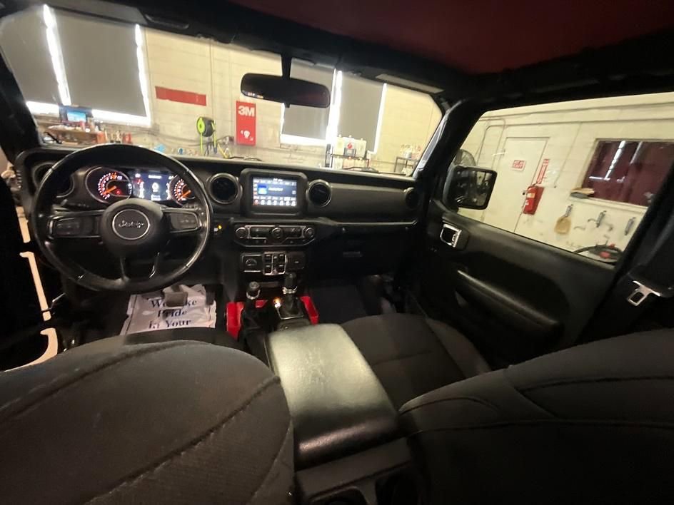 Used 2022 Jeep Wrangler Unlimited Sport image 3