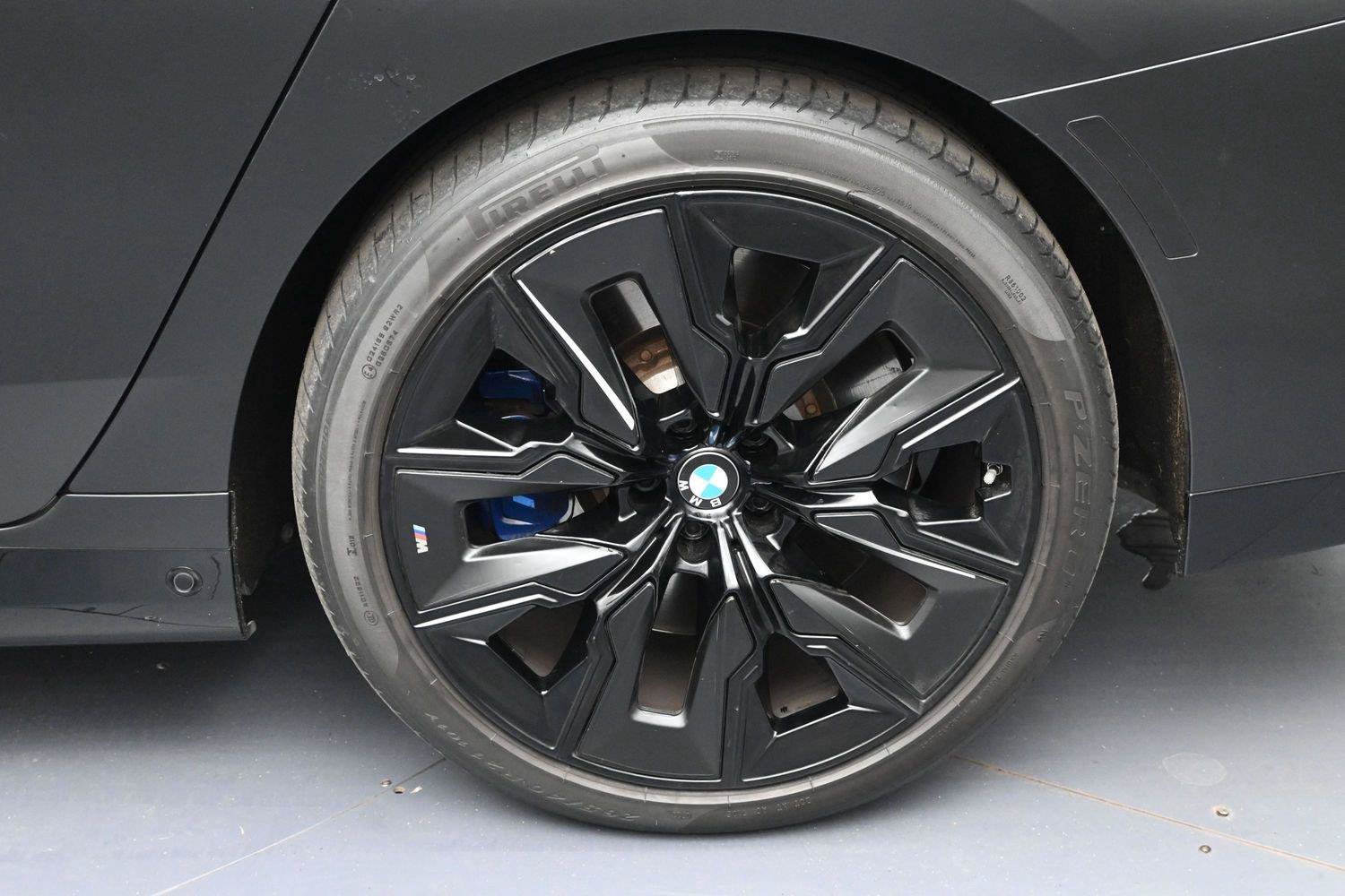 Used 2023 BMW 760i xDrive w/ Executive Package AWD/4WD image 14