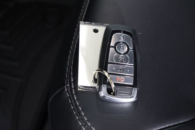 Certified 2022 Ford Explorer XLT w/ Equipment Group 202A image 33