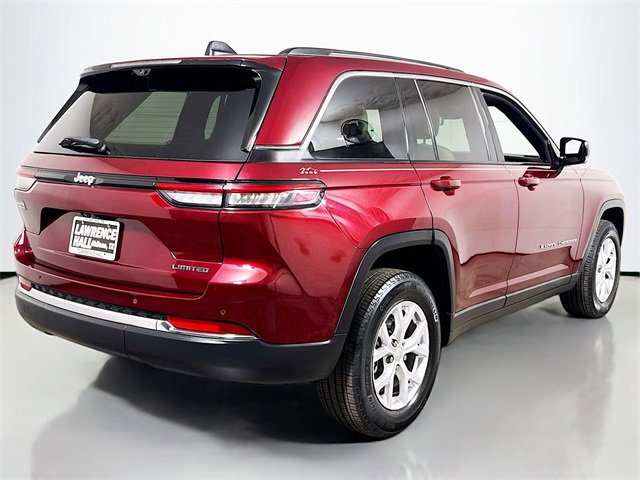 Used 2023 Jeep Grand Cherokee Limited w/ Luxury Tech Group II image 4