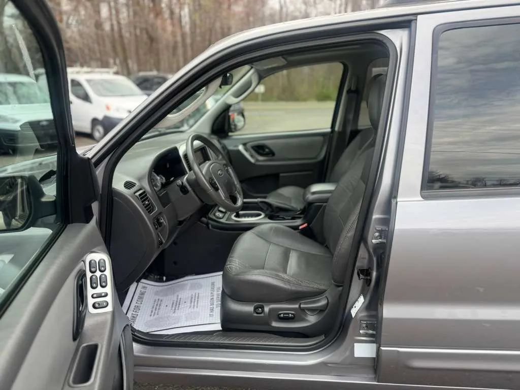 Used 2007 Ford Escape 4WD Hybrid image 13